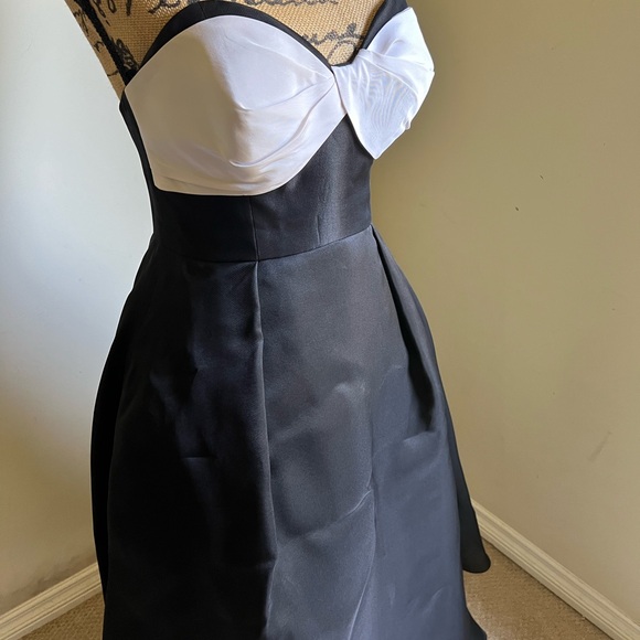 🖤SOLD🖤Carolina Herrera Sweetheart Neck Strapless Silk Faille Ballgown BLACK - Picture 15 of 17
